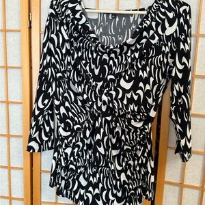 Chaus Black and White Ruched 3/4 Sleeve Blouse